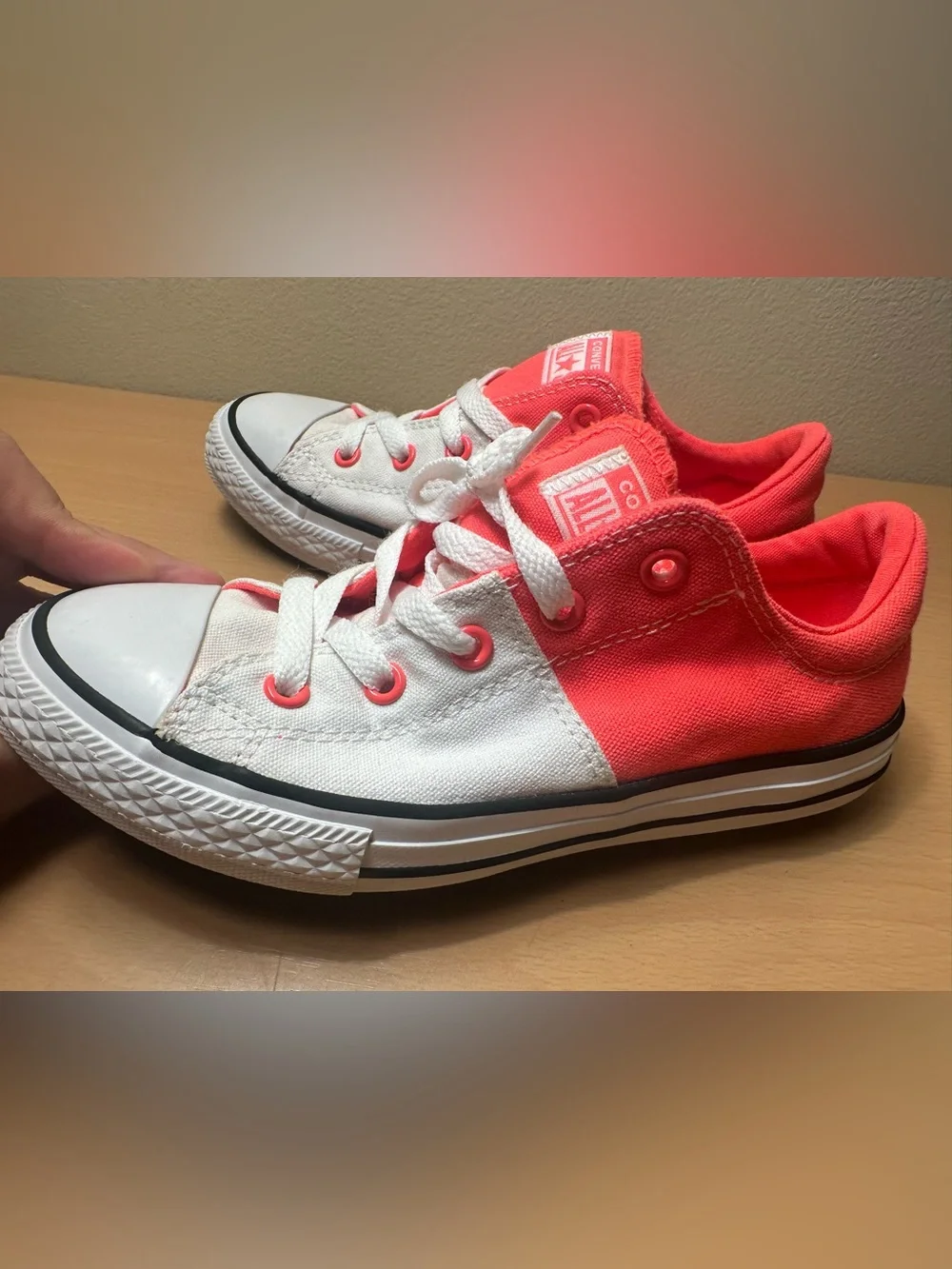Converse Girls’ CTAS Madison OX White/Hot Punch/Black Shoes Size 2 658106F